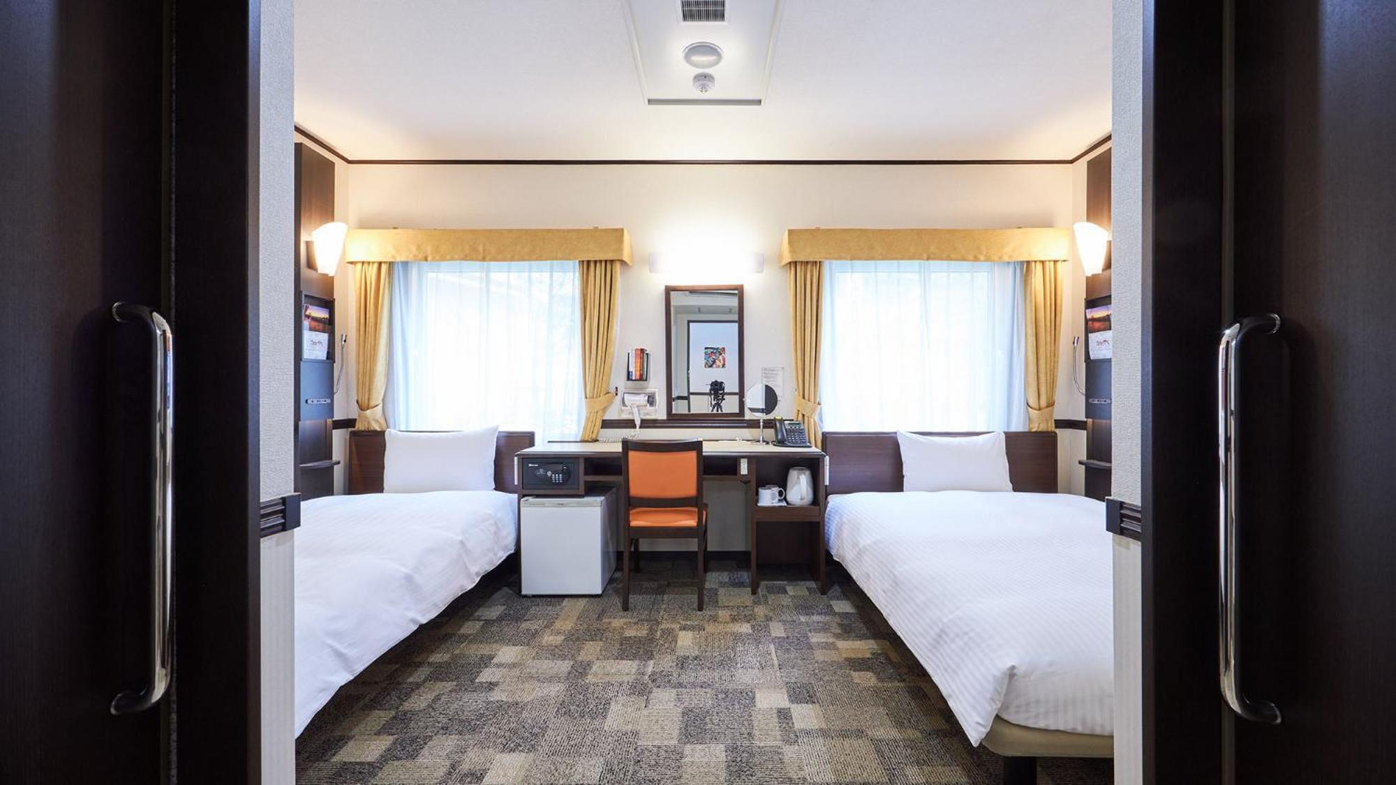 Toyoko Inn Tsu Eki Nishi Guchi Экстерьер фото