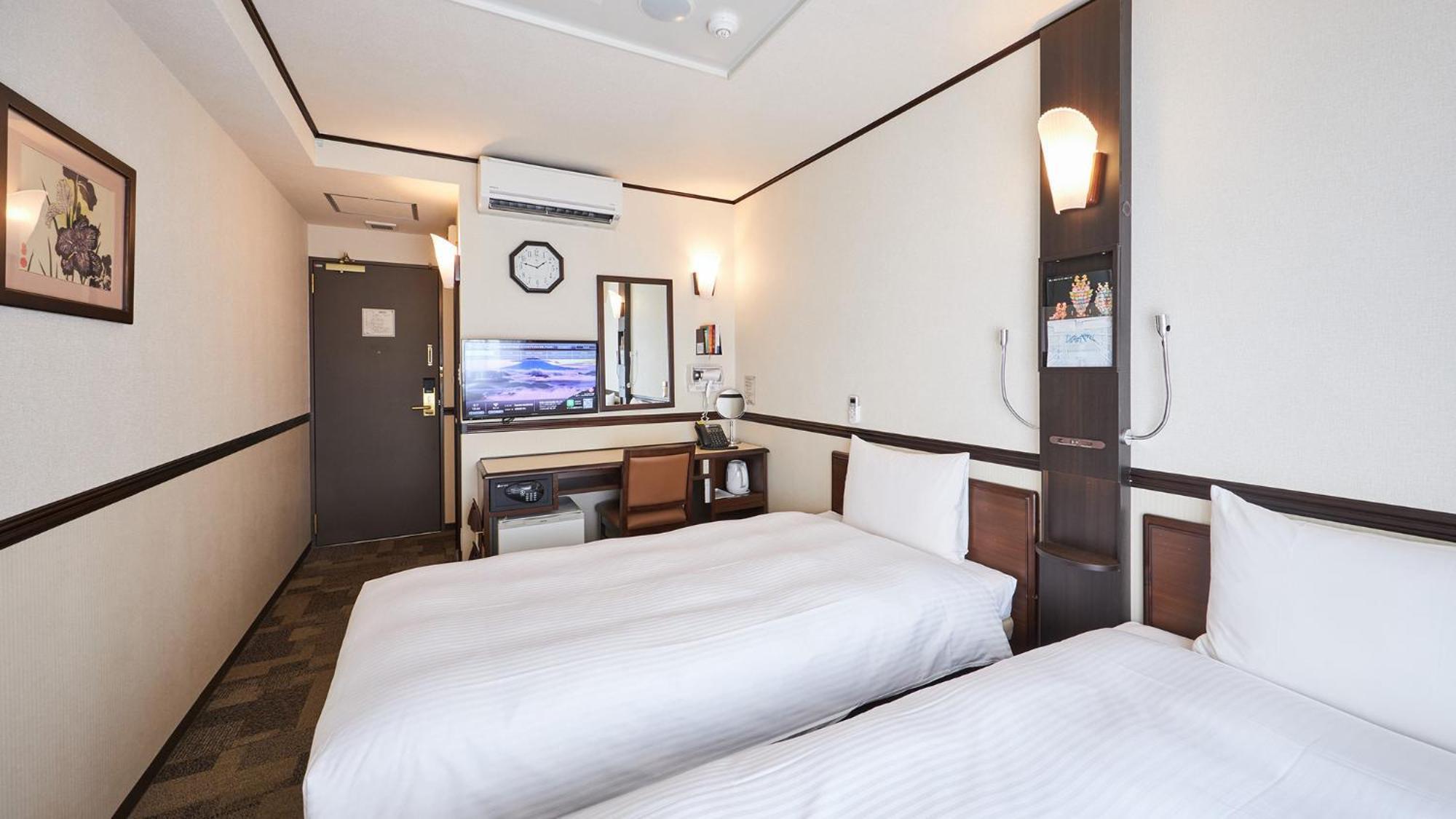 Toyoko Inn Tsu Eki Nishi Guchi Номер фото